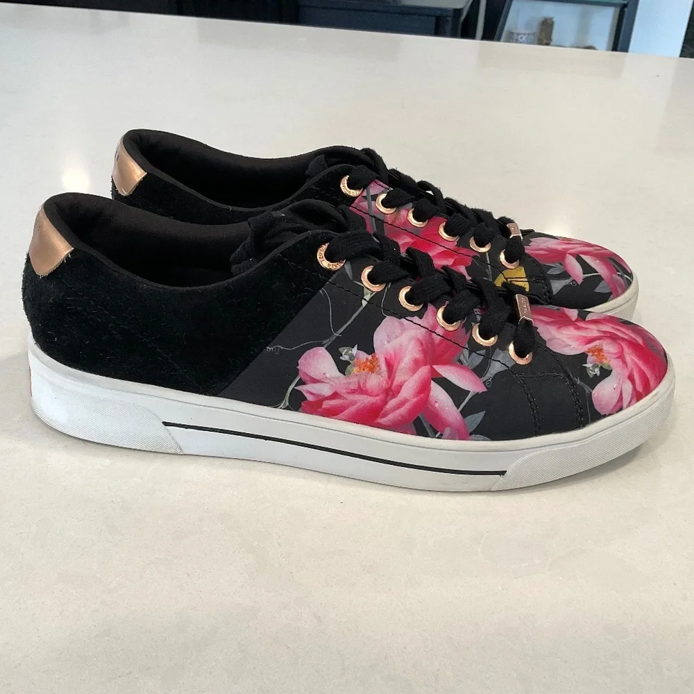 TED BAKER LONDON  Jockei Floral Sneakers Leather Detail Size 9